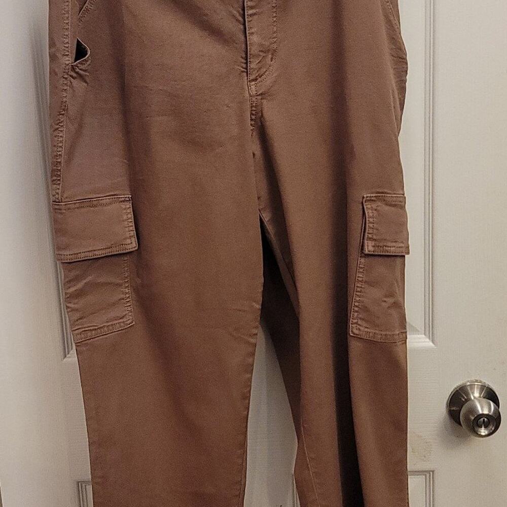 C103 Universal threads high risk slim straight size 14w cocoa color new w/ tags